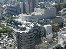 堺市役所21階展望ロビーからフェニーチェ堺を望む