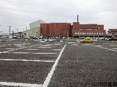 広い駐車場