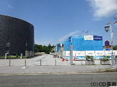 京都コンサートホールと建設中の住宅展示場