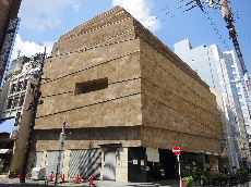 宗次ホール（南東から望む）